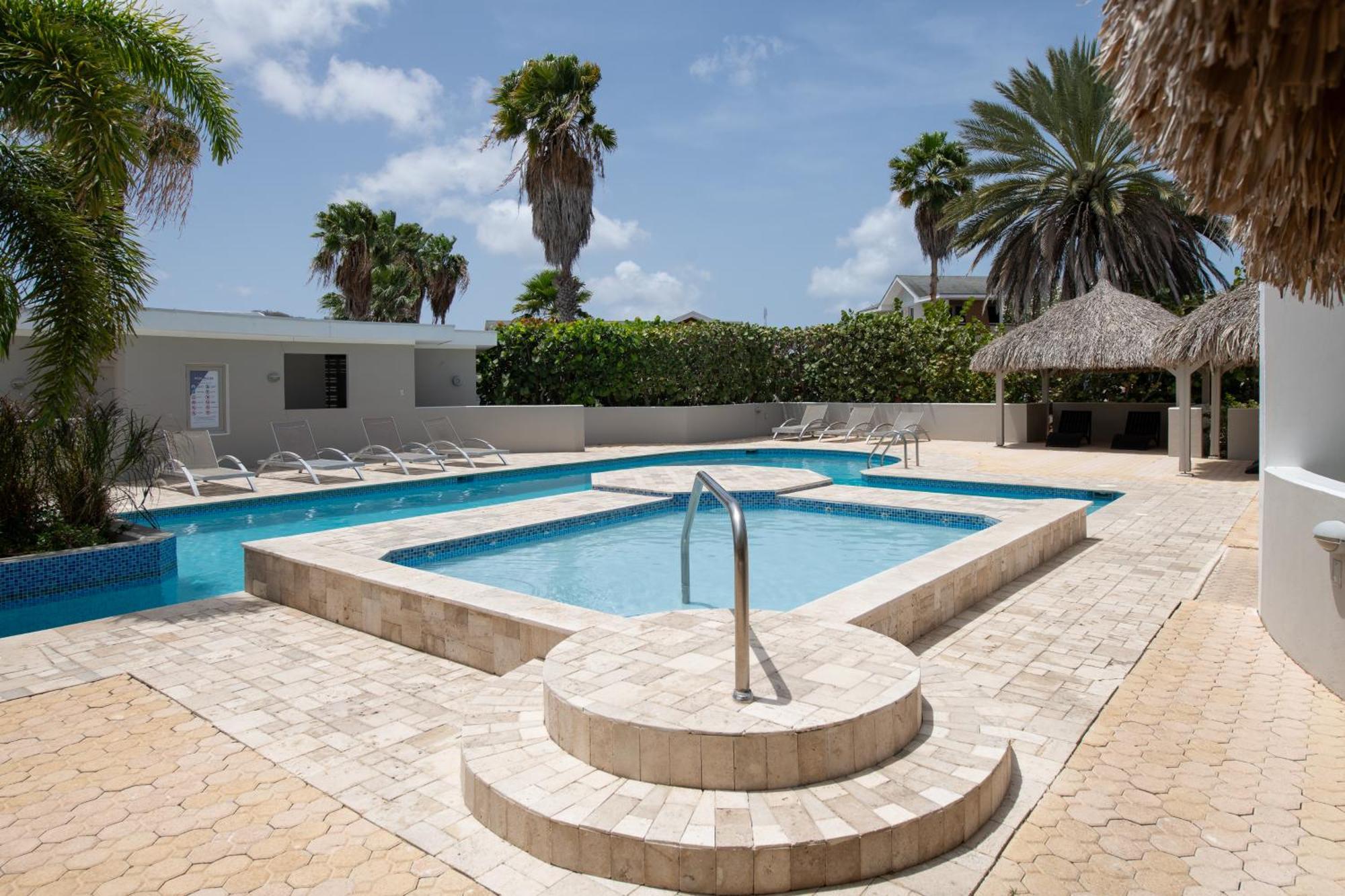 Villa At Secured Gated Resort Near Mambo Beach! 威廉斯塔德 外观 照片