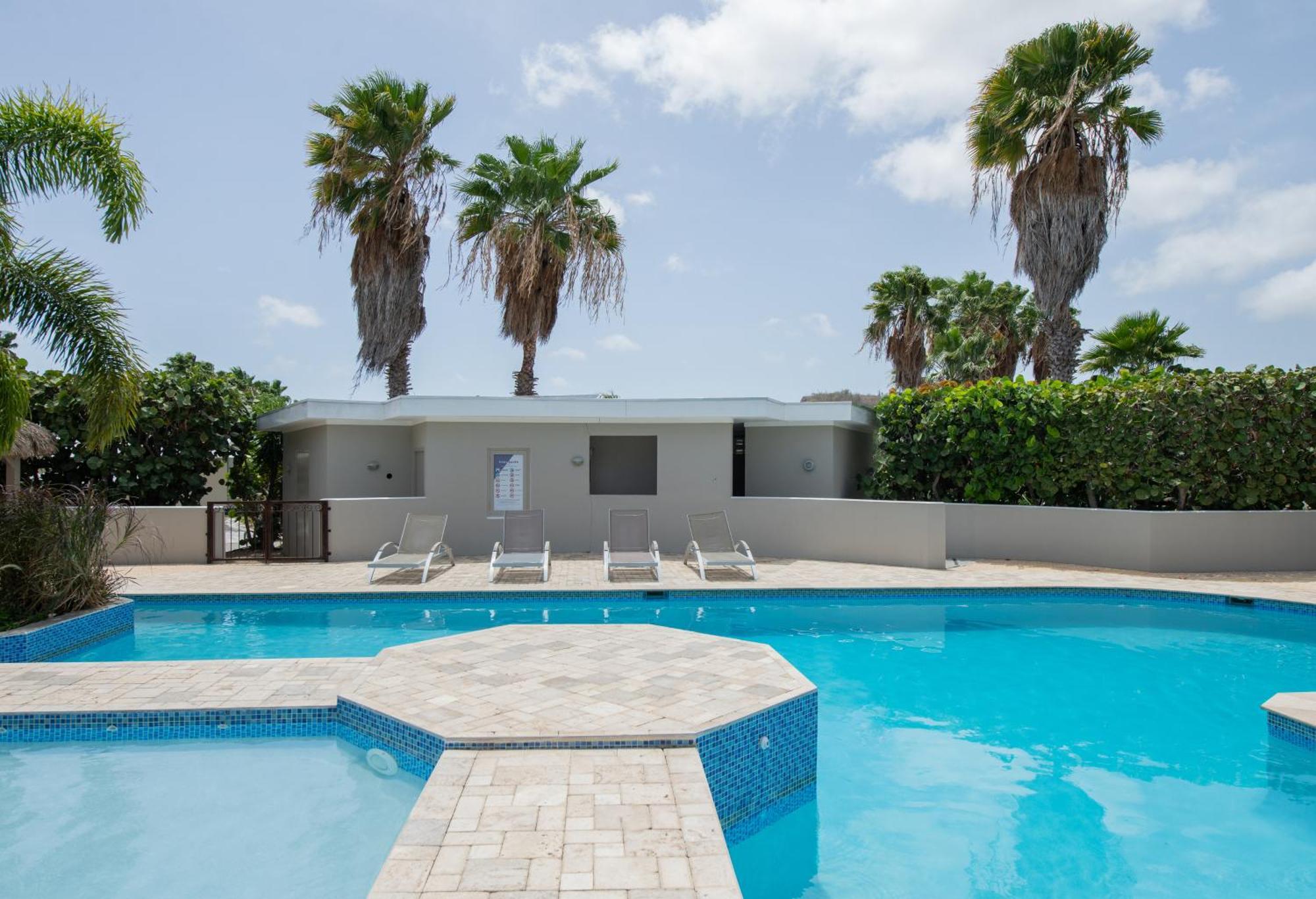 Villa At Secured Gated Resort Near Mambo Beach! 威廉斯塔德 外观 照片